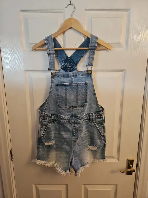Wild Fable Distressed Denim Shortalls Dungarees Size M - Image 2