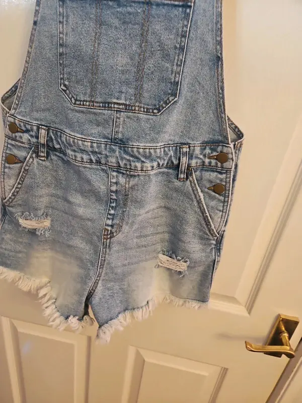 Wild Fable Distressed Denim Shortalls Dungarees Size M - Image 6
