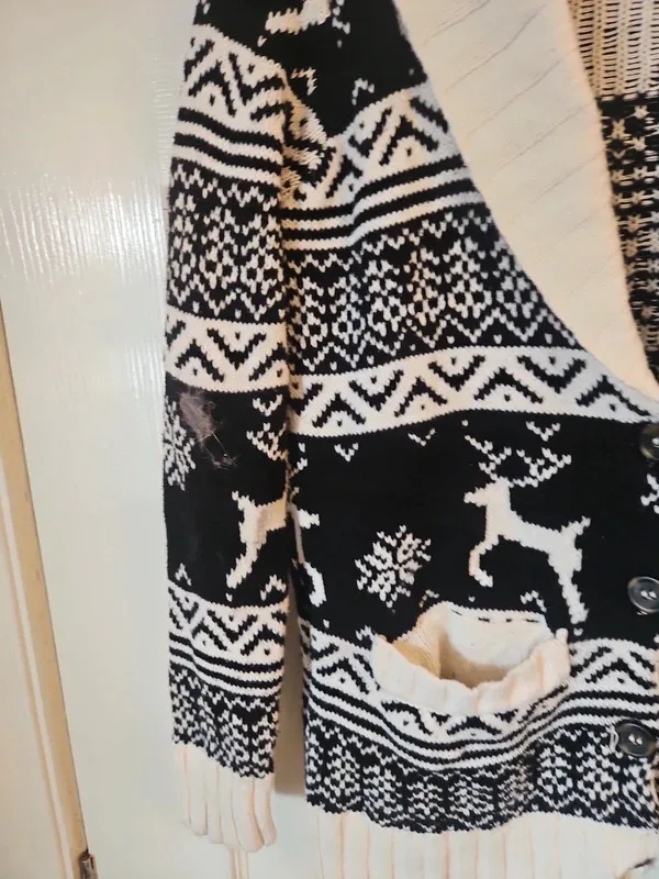 Forever 21 Christmas Jumper Cardigan Black Cream M - Image 5