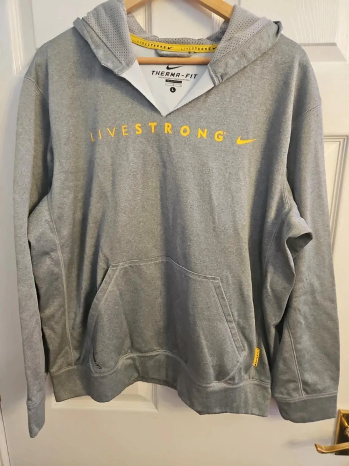 Vintage Nike Therma-FIT Livestrong Hoodie Grey Size L - Image 4