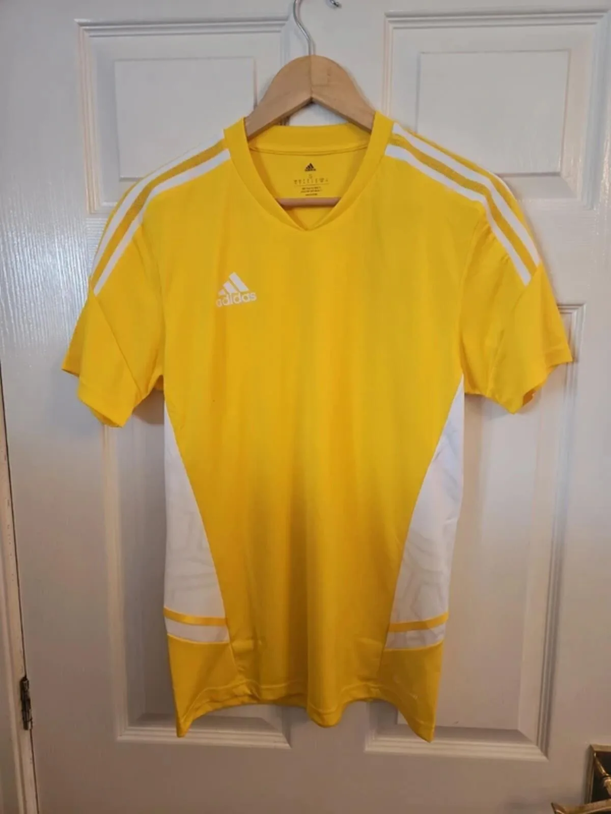 BNWT Adidas Yellow & White Football Jersey / Training Top - Adult Size S - Image 2