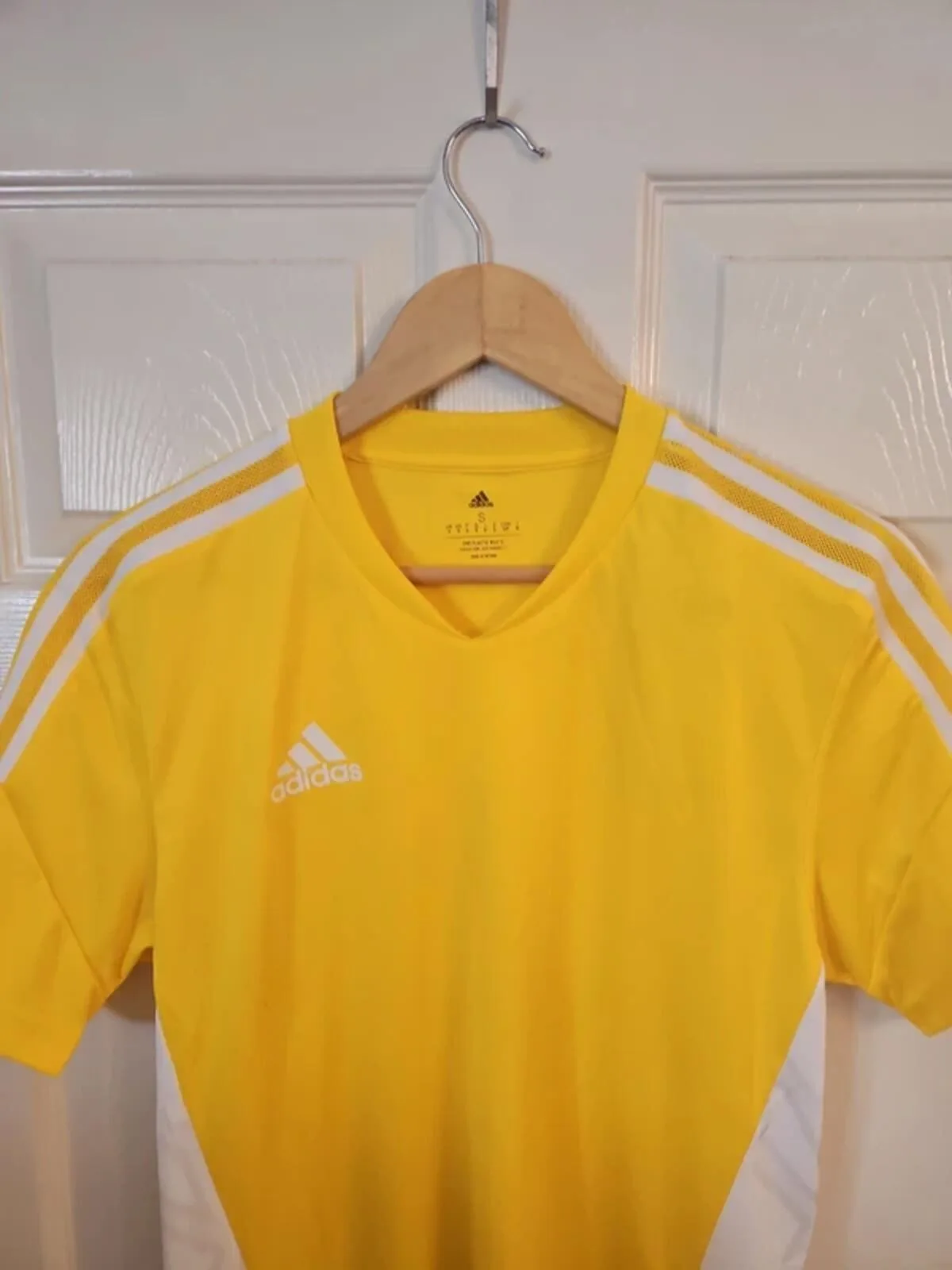BNWT Adidas Yellow & White Football Jersey / Training Top - Adult Size S - Image 3