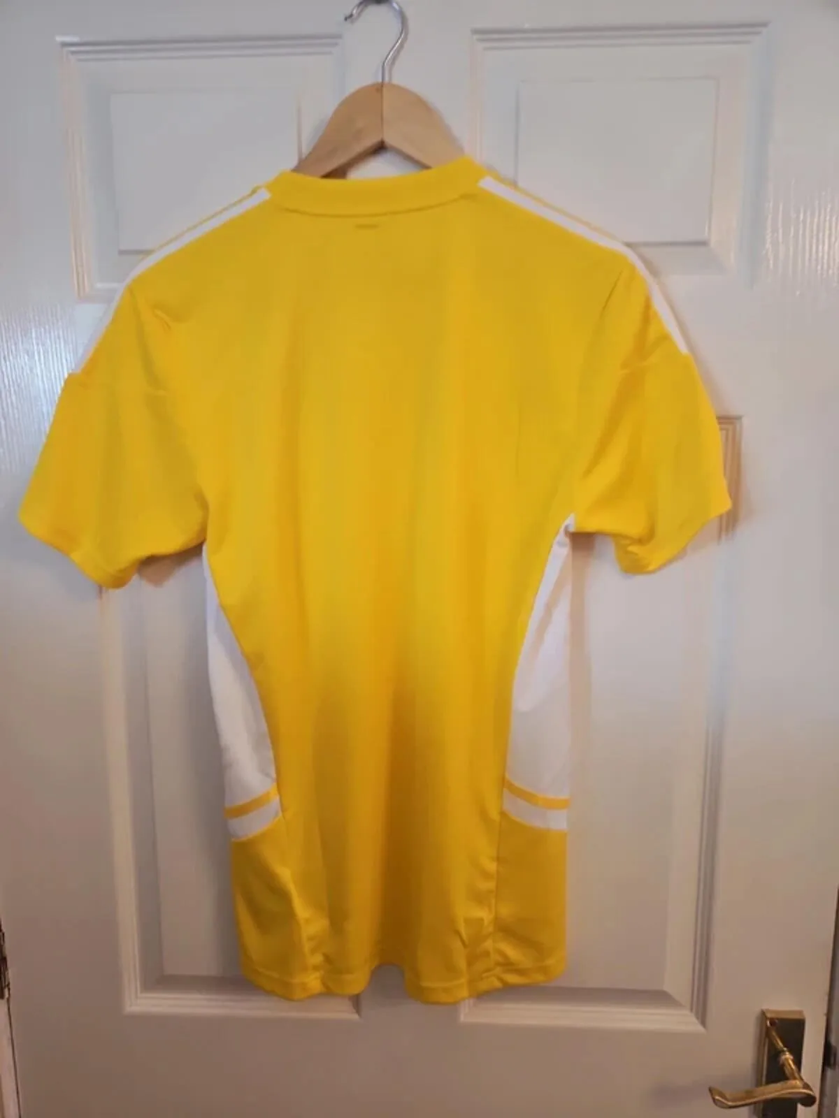BNWT Adidas Yellow & White Football Jersey / Training Top - Adult Size S - Image 7