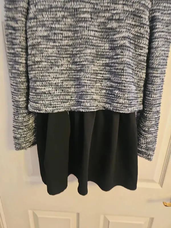 Chic Layered Look: Black/Grey Tweed Jumper Dress - Size S/M - Image 4