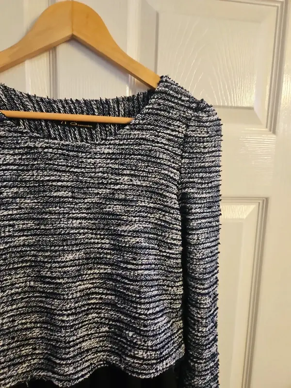 Chic Layered Look: Black/Grey Tweed Jumper Dress - Size S/M - Image 6