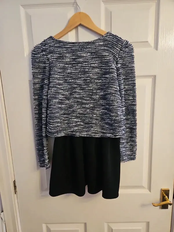 Chic Layered Look: Black/Grey Tweed Jumper Dress - Size S/M - Image 8