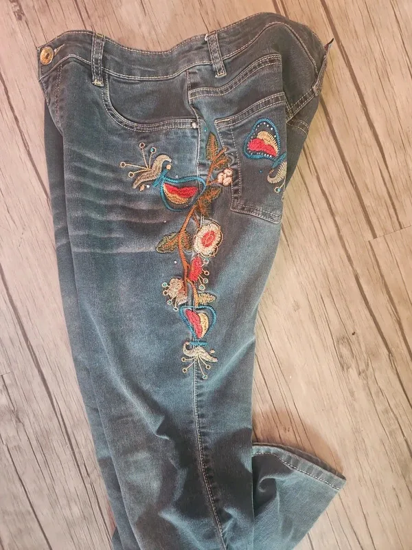 Wanlixiang Embroidered Y2K Bootcut Jeans Size 30 - Image 8