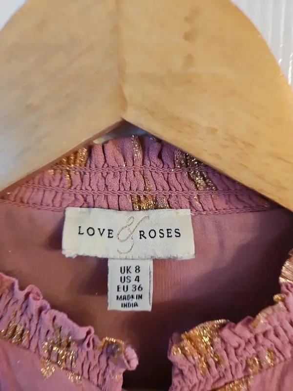 Love & Roses Pink Gold Star Metallic Blouse Ruffle Tie Neck Size 8 - Image 5