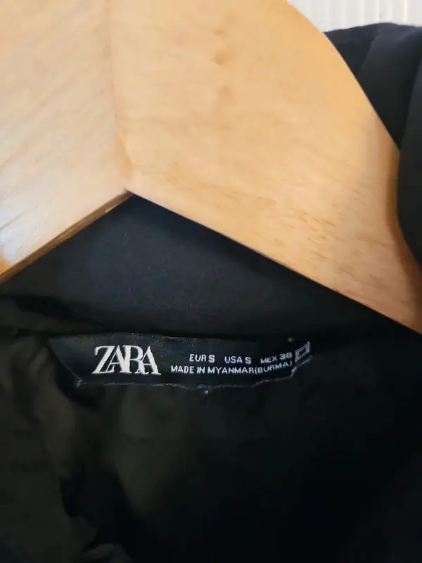 Zara Black Padded Gilet Size S - Image 5