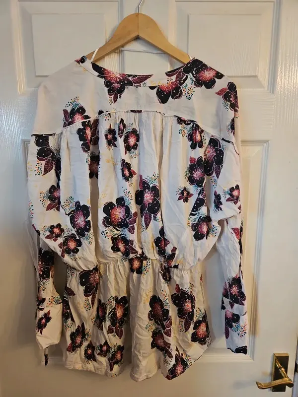 Free People Cream Floral Wrap Peplum Blouse Top Size S 100% Viscose - Image 7